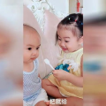 婴儿喜欢小姐姐,萌宝眼中的小姐姐世界